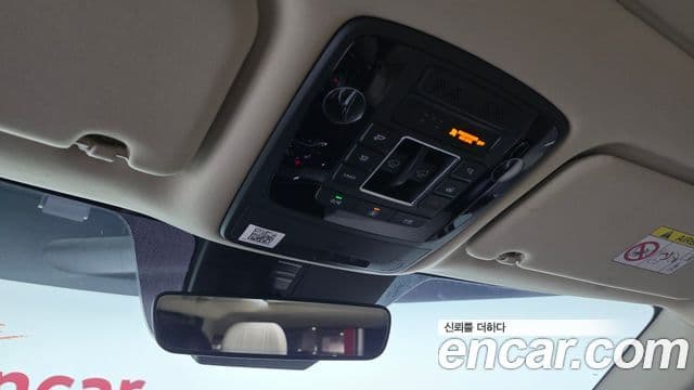 Kia Carnival 2021 — ფოტო 19/20