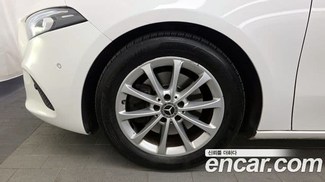 Mercedes-Benz A-Class 2020 — Photo 5/20