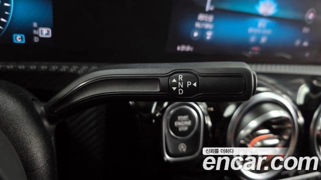 Mercedes-Benz A-Class 2020 — Photo 6/20
