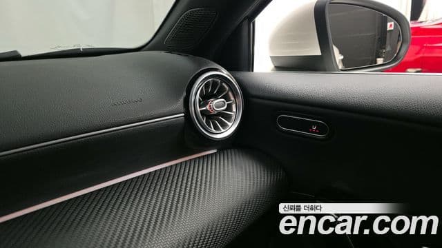 Mercedes-Benz A-Class 2020 — Photo 8/20