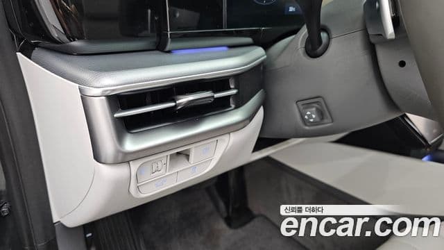Hyundai Grandeur Hybrid 2023 — Photo 30/32