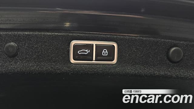 Hyundai Grandeur Hybrid 2023 — Photo 2/32
