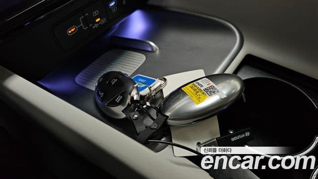 Hyundai Grandeur Hybrid 2023 — Photo 5/32
