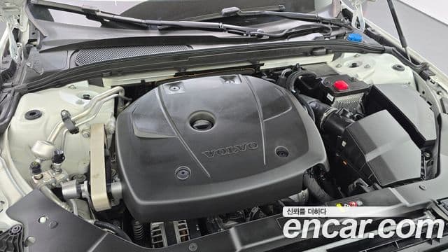 Volvo S60 2020 — ფოტო 6/20