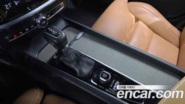 Volvo S60 2020 — ფოტო 9/20