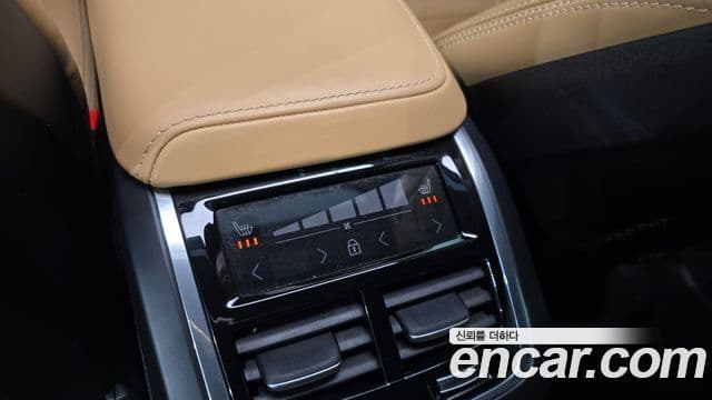 Volvo S60 2020 — ფოტო 18/20