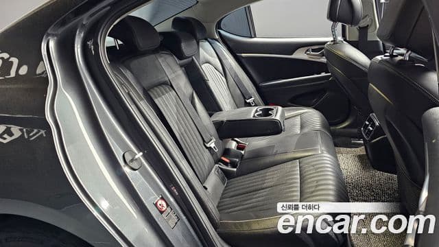 Genesis G70 2018 — Photo 23/31