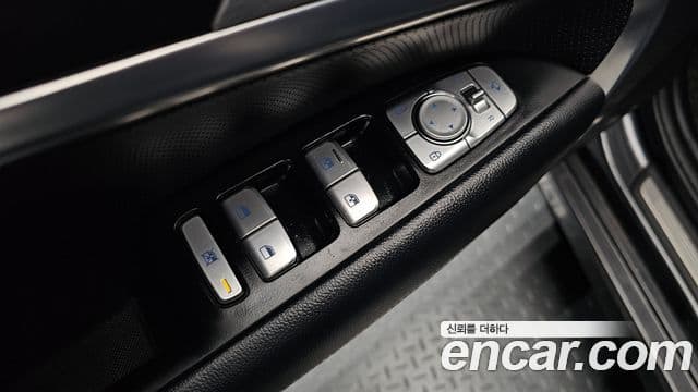 Genesis G70 2018 — Photo 7/31