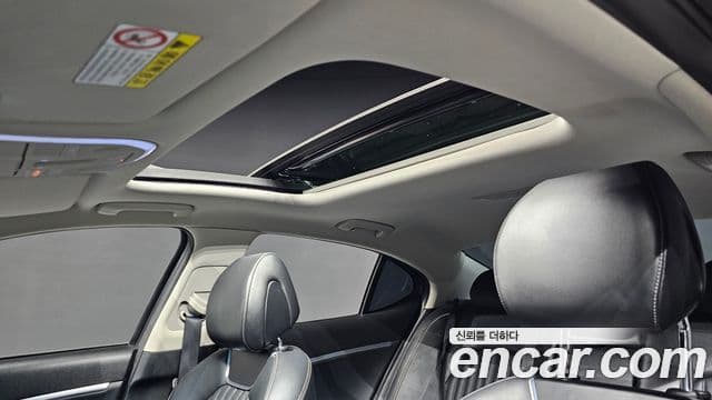 Genesis G70 2018 — Photo 15/31
