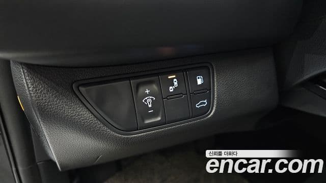 Genesis G70 2018 — Photo 16/31