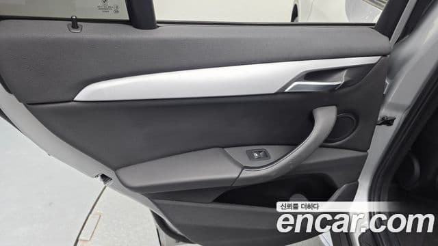 BMW X1 2018 — Photo 2/32
