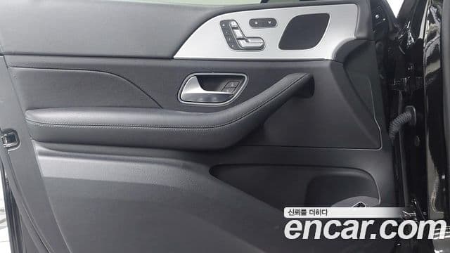 Mercedes-Benz GLE-Class 2020 — ფოტო 14/20