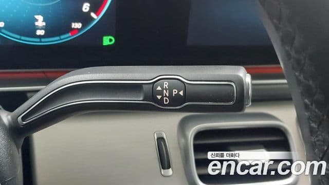 Mercedes-Benz GLE-Class 2020 — ფოტო 18/20