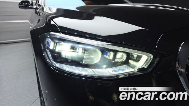 Mercedes-Benz S-Class 2023 — Photo 19/33