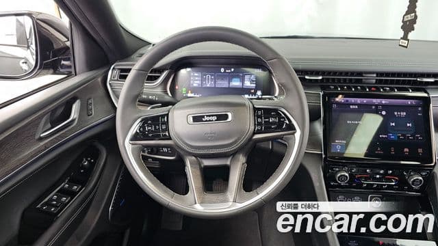 Jeep Grand Cherokee 2022 — Şəkil 13/20