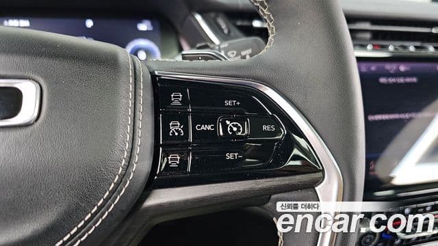 Jeep Grand Cherokee 2022 — Şəkil 25/38