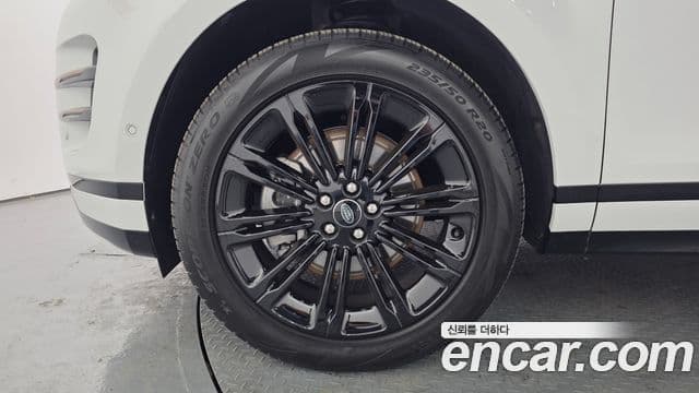 Land Rover Range Rover Evoque 2025 — Фото 9/20