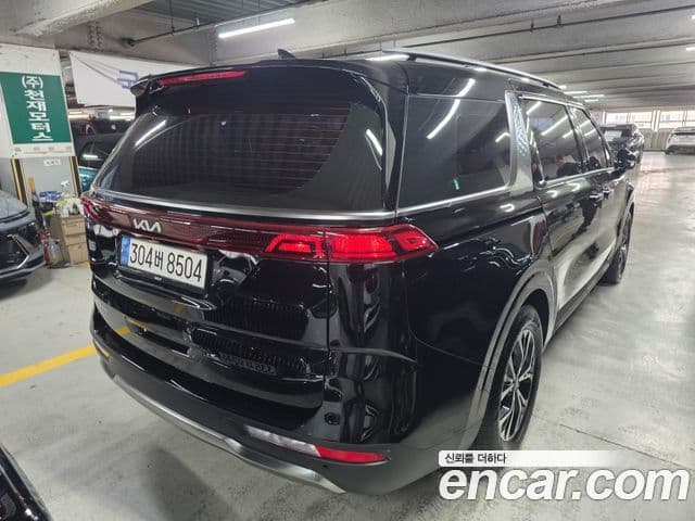 Kia Carnival 2023 — ფოტო 2/20