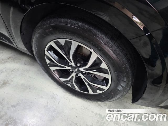 Kia Carnival 2023 — ფოტო 4/20