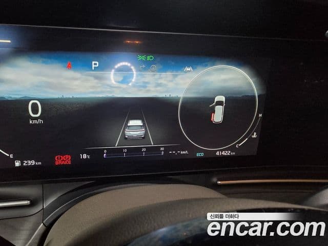 Kia Carnival 2023 — ფოტო 7/20