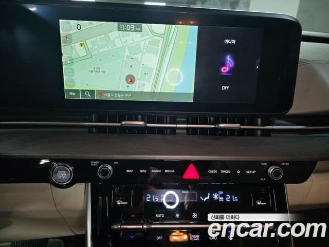 Kia Carnival 2023 — ფოტო 9/20