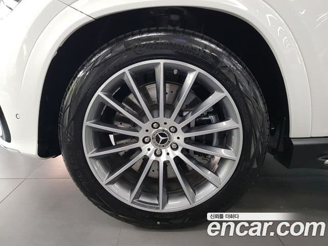 Mercedes-Benz GLE-Class 2025 — Photo 1/17