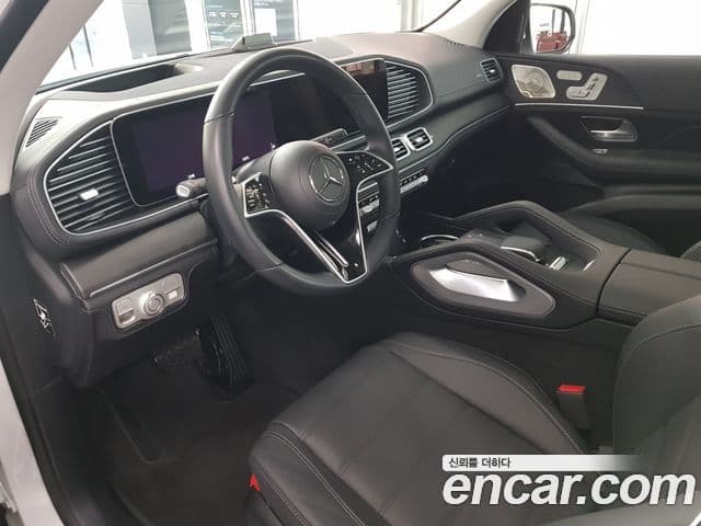 Mercedes-Benz GLE-Class 2025 — Photo 15/17