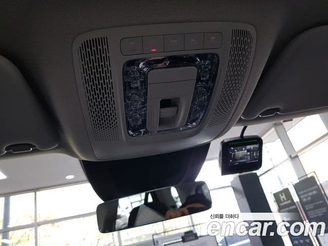 Mercedes-Benz GLE-Class 2025 — Photo 9/17