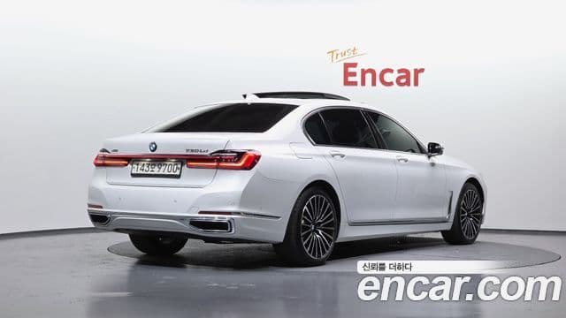BMW 7 Series 2020 — ფოტო 2/20