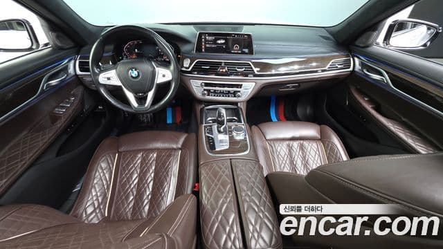 BMW 7 Series 2020 — ფოტო 7/20