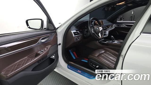 BMW 7 Series 2020 — ფოტო 10/20