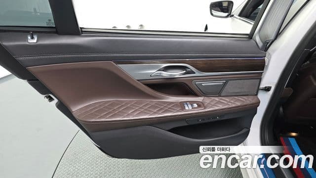 BMW 7 Series 2020 — ფოტო 5/33