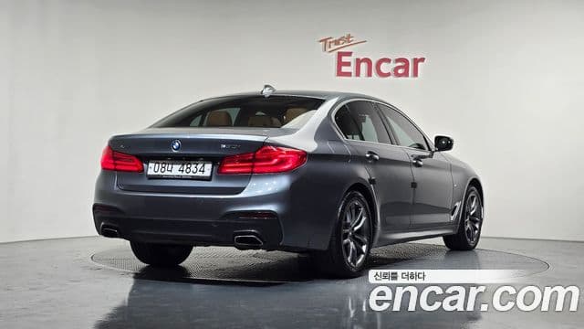 BMW 5 Series 2018 — Photo 10/20