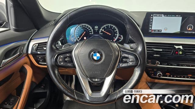 BMW 5 Series 2018 — Photo 17/20