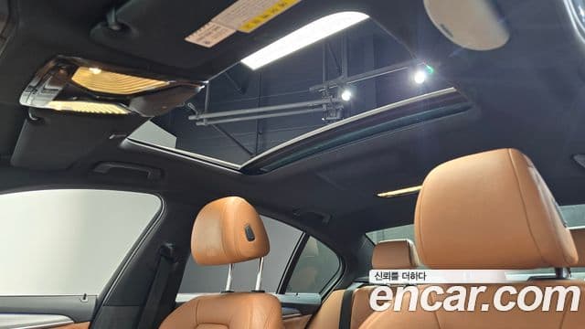 BMW 5 Series 2018 — Photo 6/20