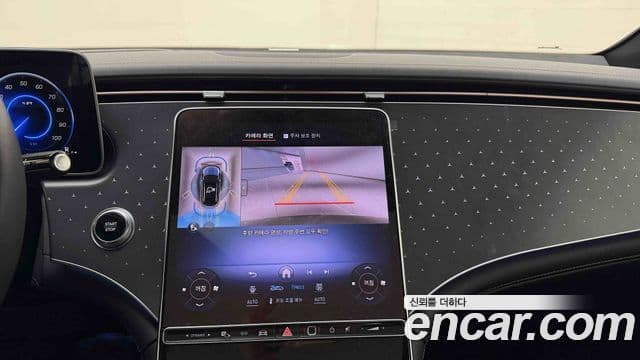 Mercedes-Benz EQE SUV 2025 — ფოტო 16/20