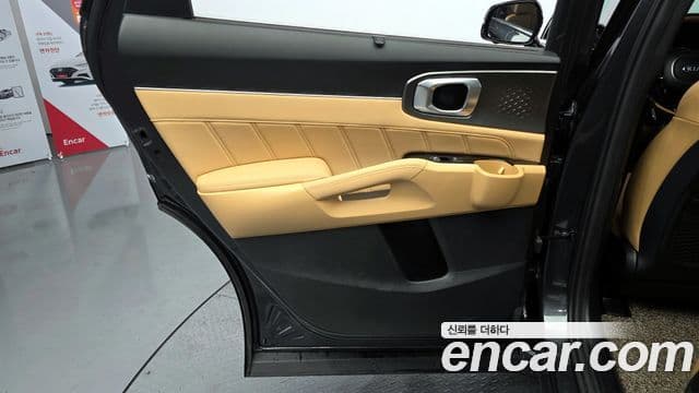 Kia Sorento 2021 — Photo 27/38