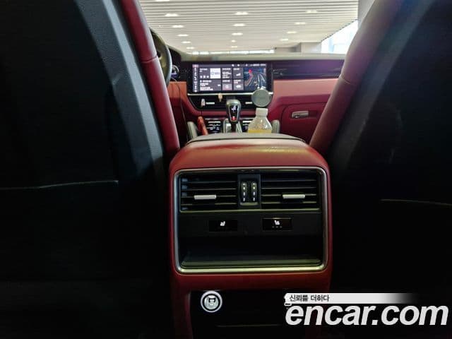 Porsche Cayenne 2020 — Фото 11/19