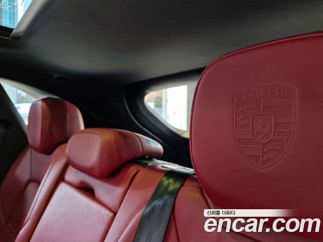 Porsche Cayenne 2020 — Фото 18/19