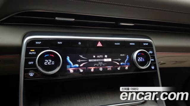 Genesis GV80 2022 — ფოტო 19/20