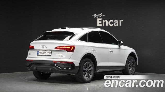 Audi Q5 2023 — Фото 2/20