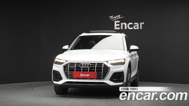 Audi Q5 2023 — Фото 3/20