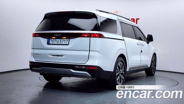 Kia Carnival 2023 — ფოტო 2/20