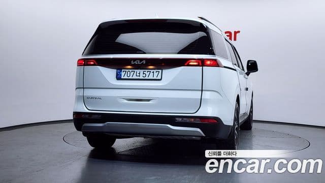 Kia Carnival 2023 — ფოტო 4/20