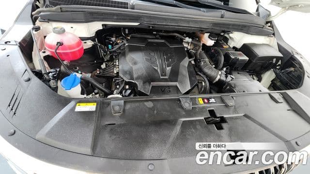 Kia Carnival 2023 — ფოტო 6/20