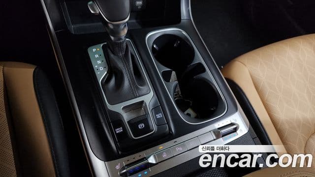 Kia Carnival 2023 — ფოტო 9/20