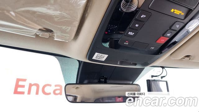 Kia Carnival 2023 — ფოტო 19/20