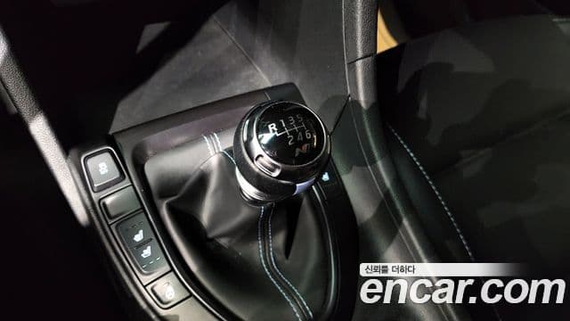 Hyundai Veloster 2022 — фото 9 из 20