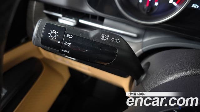 Kia Carnival 2023 — Фото 17/20