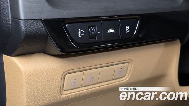 Kia Carnival 2023 — Фото 19/20